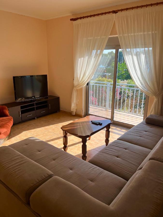 Kune,shengjin Apartamento